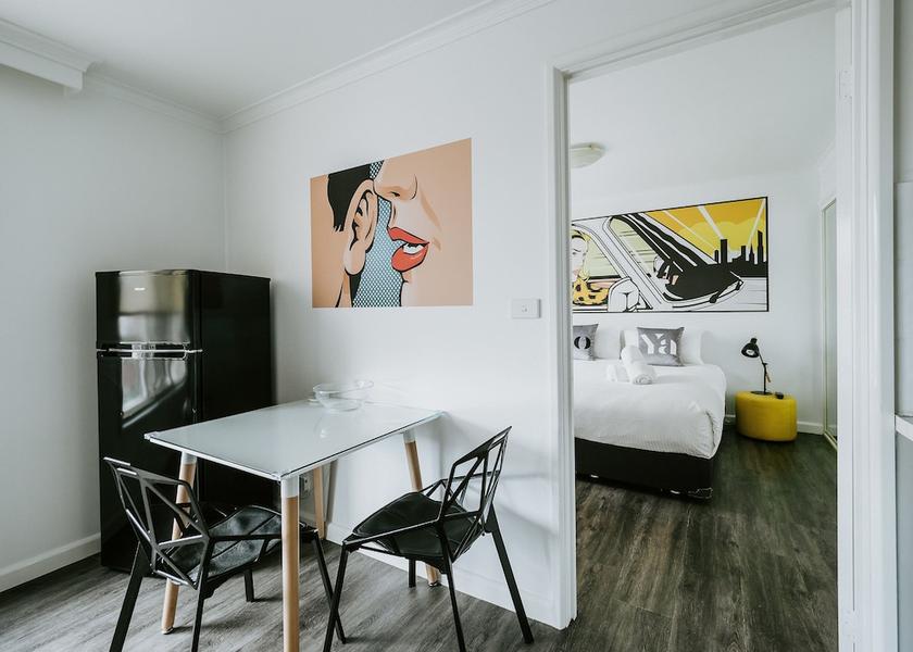 Victoria Melbourne Room
