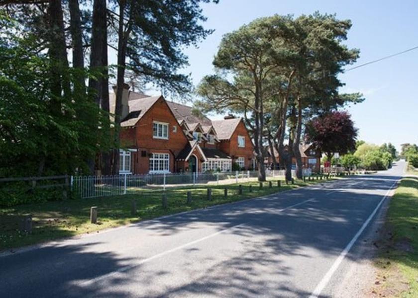 England Brockenhurst Exterior Detail