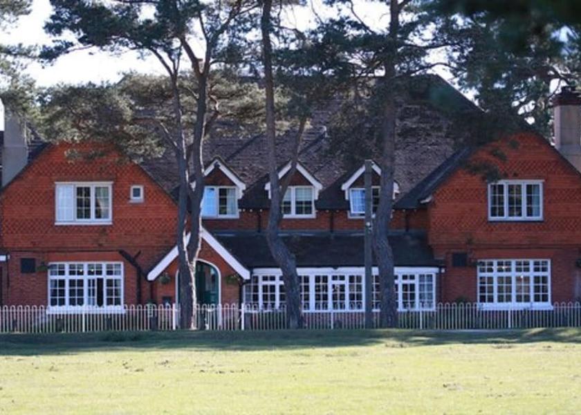 England Brockenhurst Exterior Detail
