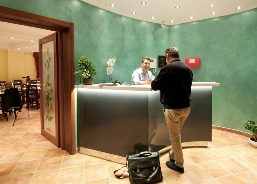 Abruzzo Pescina Reception