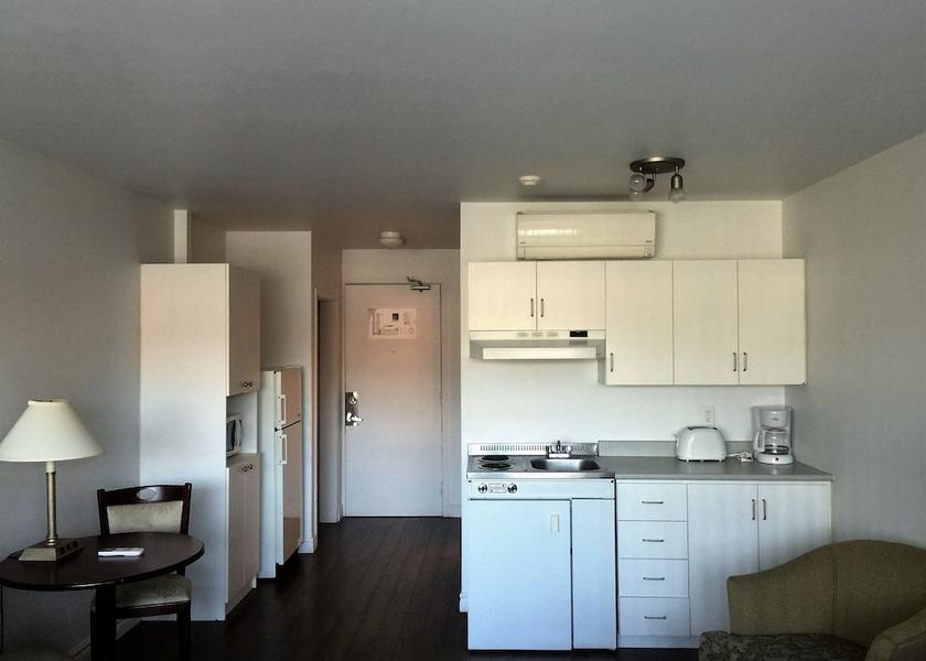 Quebec Gatineau Room