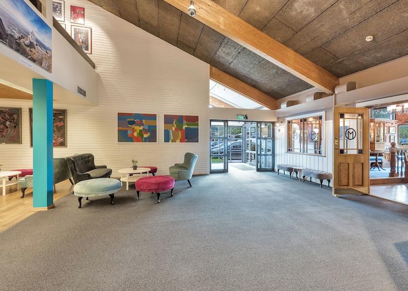 Vestland Stad Interior entrance