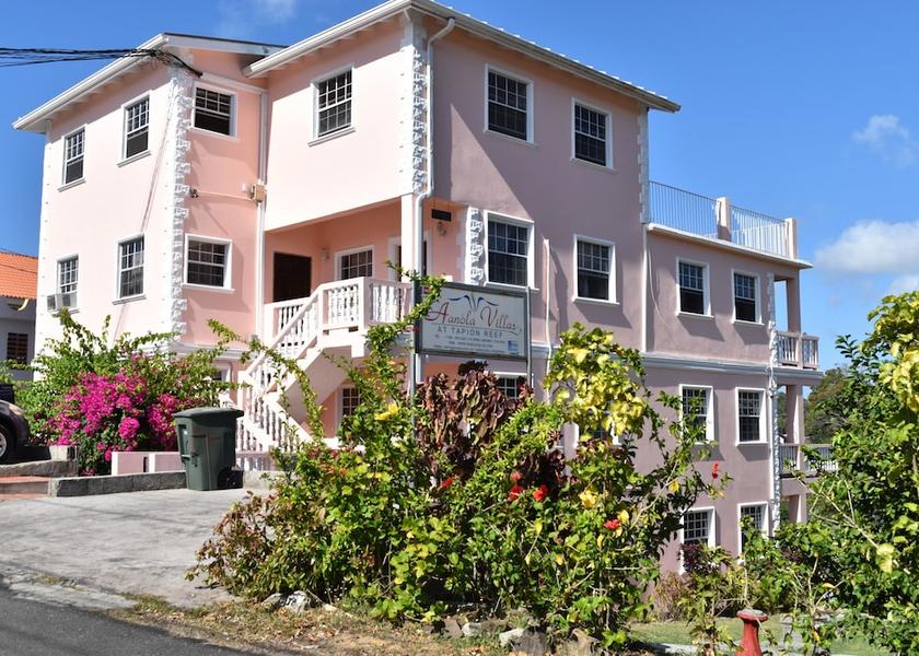  Castries Exterior Detail