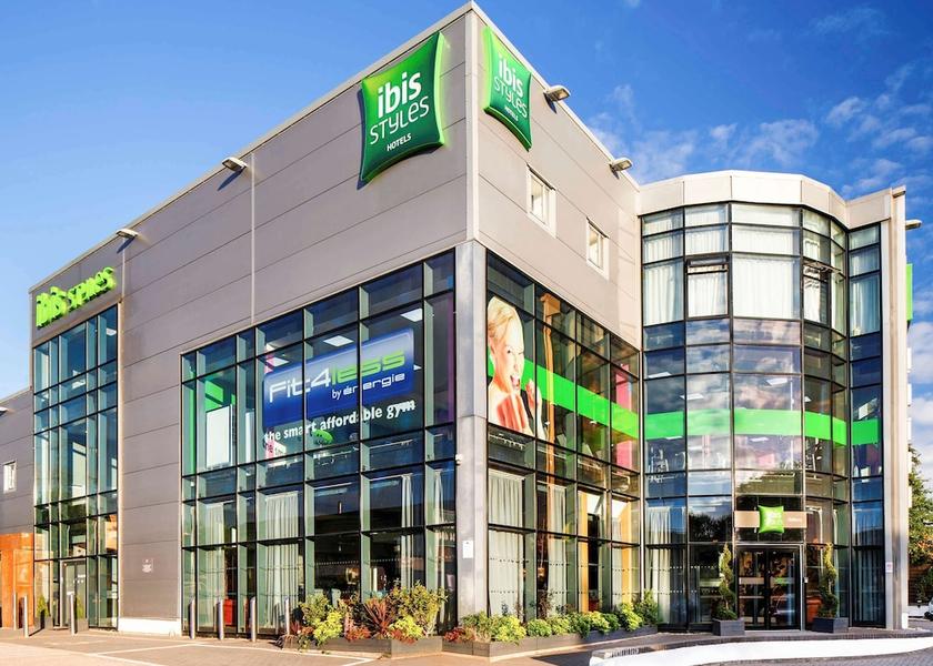 England Oldbury Exterior Detail