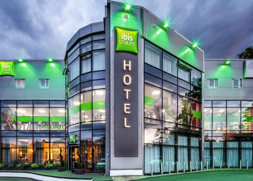 England Oldbury Meeting Room