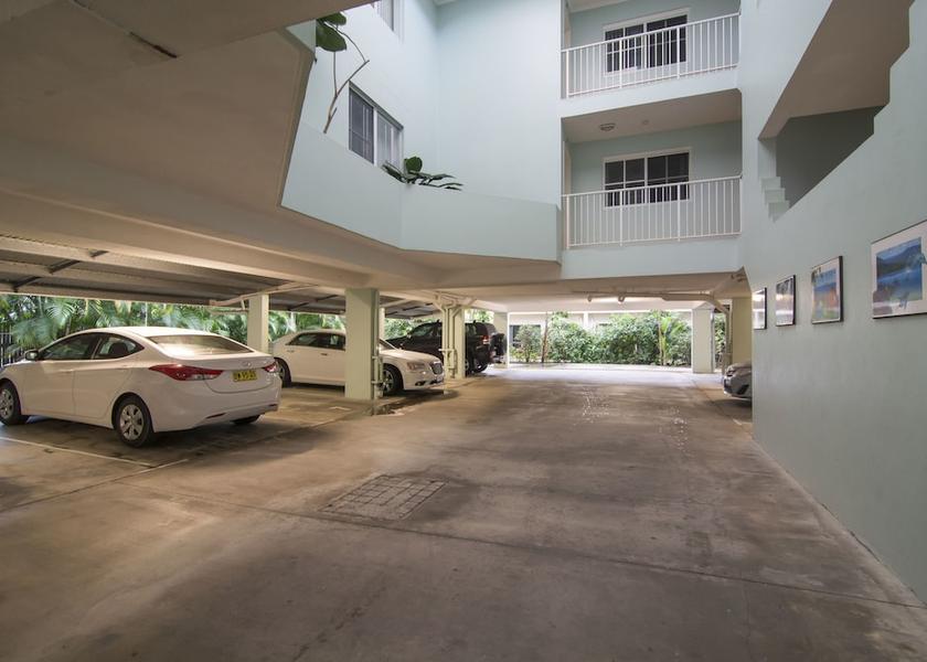 Queensland Port Douglas Parking