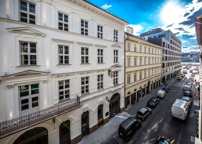  Budapest Front of property