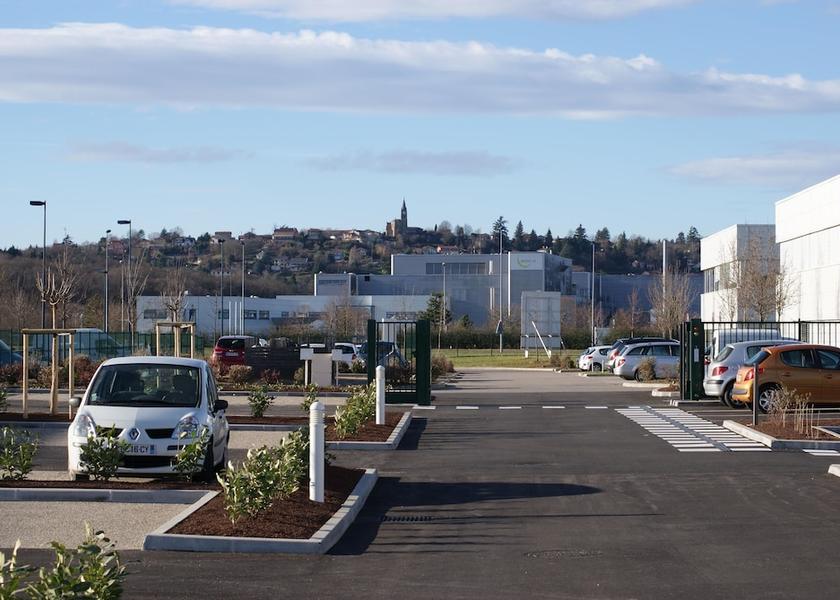 Auvergne-Rhône-Alpes Saint-Quentin-Fallavier Parking