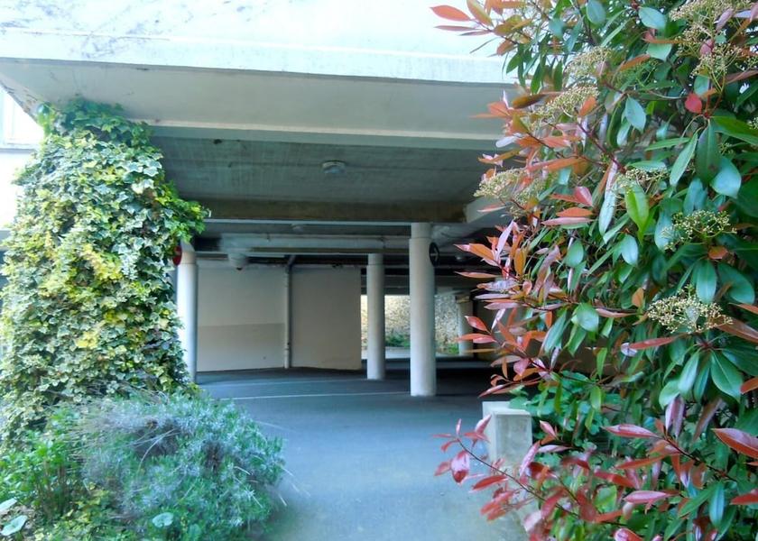 Pays de la Loire Le Mans Exterior Detail