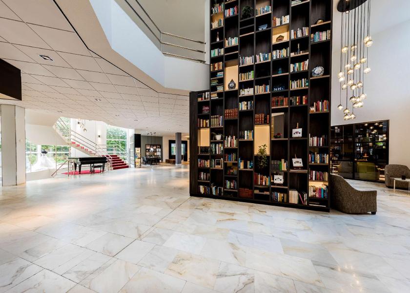 North Holland Bussum lobby