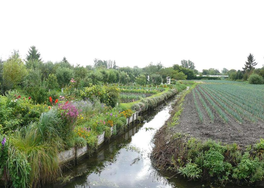 Hauts-de-France Glisy Nearby attraction