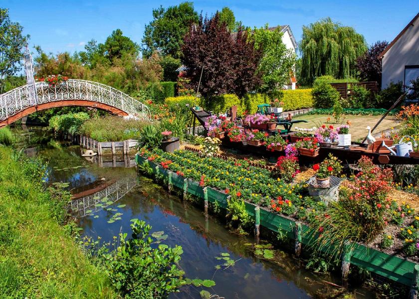 Hauts-de-France Glisy Nearby attraction
