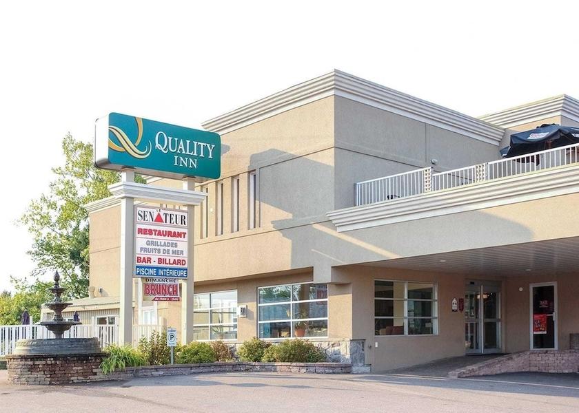 Quebec Mont-Laurier Exterior Detail