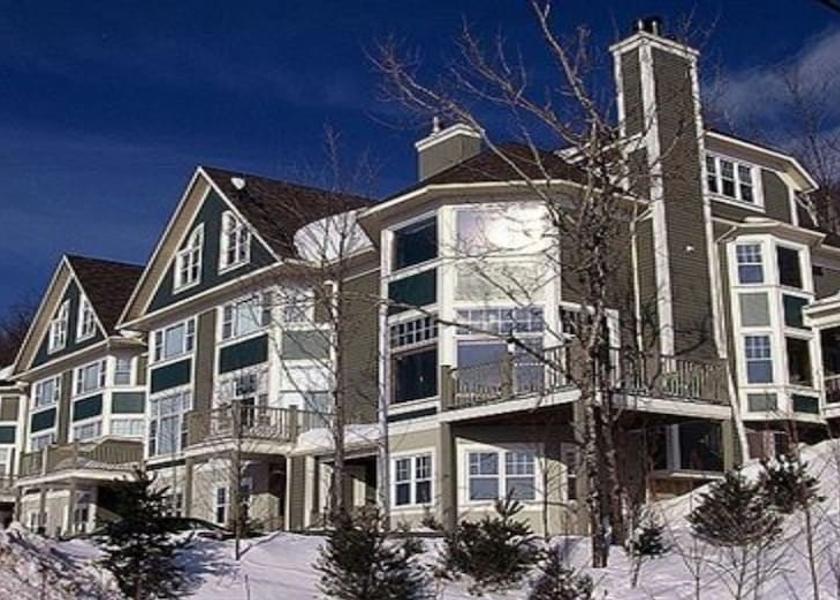 Quebec Mont-Tremblant Property Grounds
