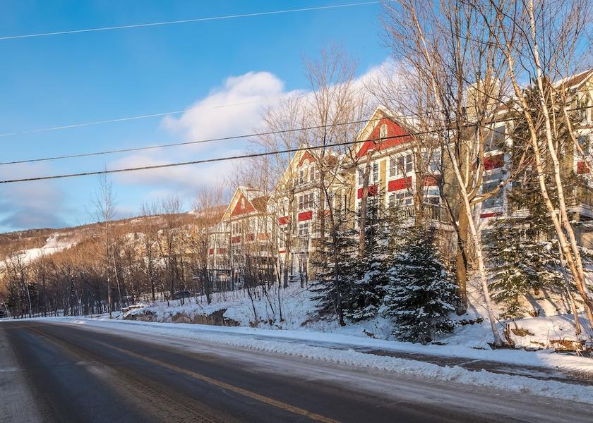 Quebec Mont-Tremblant Property Grounds