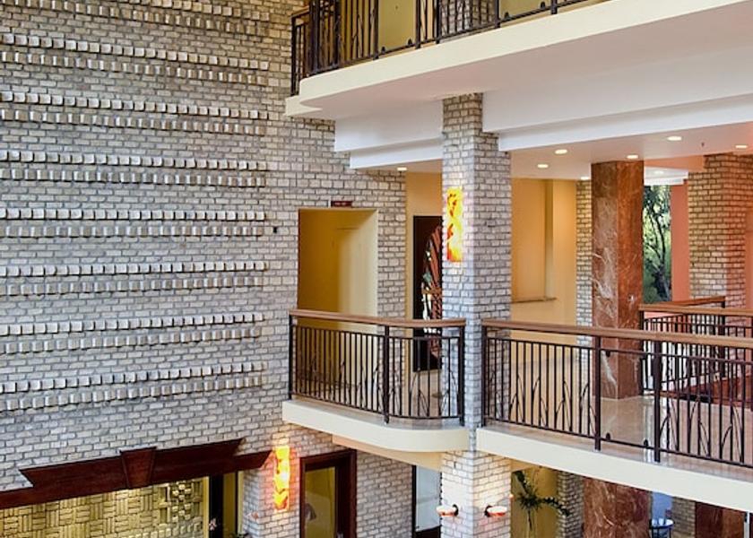  Petionville Interior Entrance