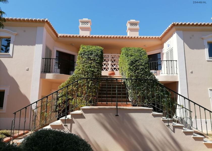 Faro Lagoa Front of property