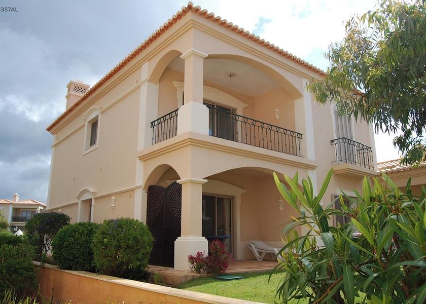 Faro Lagoa Front of property