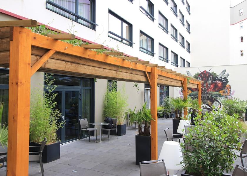 Auvergne-Rhone-Alpes Clermont-Ferrand Terrace