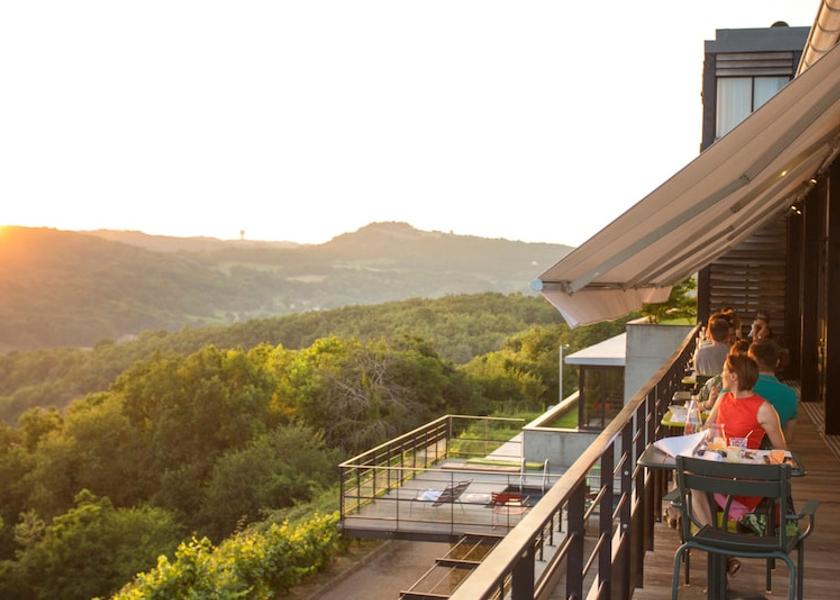 Auvergne-Rhone-Alpes Saint-Cyr-au-Mont-d'Or Outdoor Dining