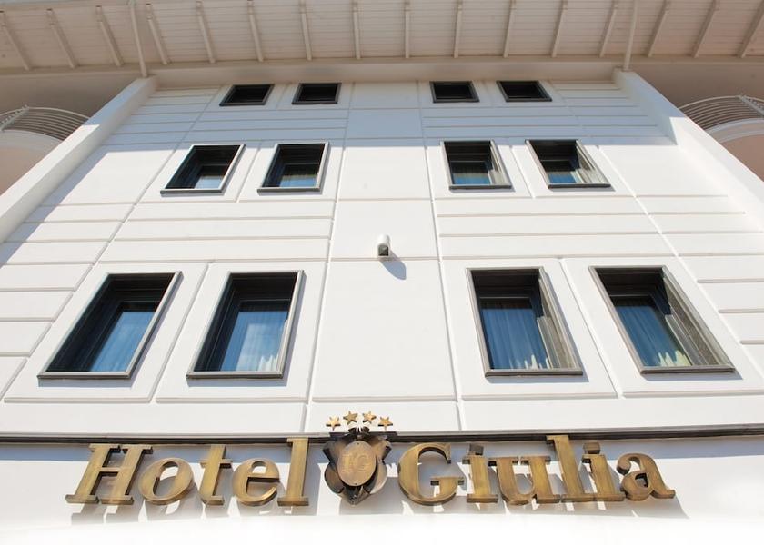 Campania Qualiano Facade