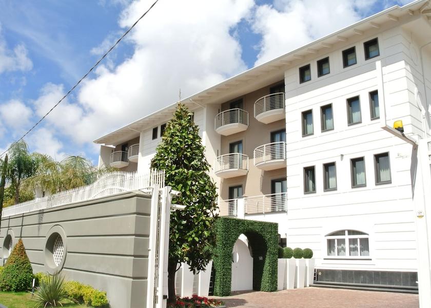 Campania Qualiano Facade