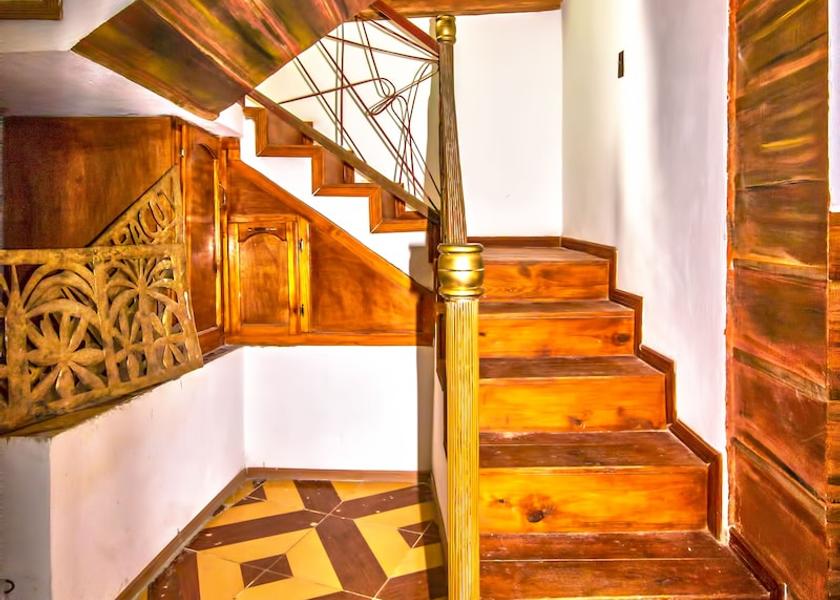  Port-au-Prince Interior Entrance