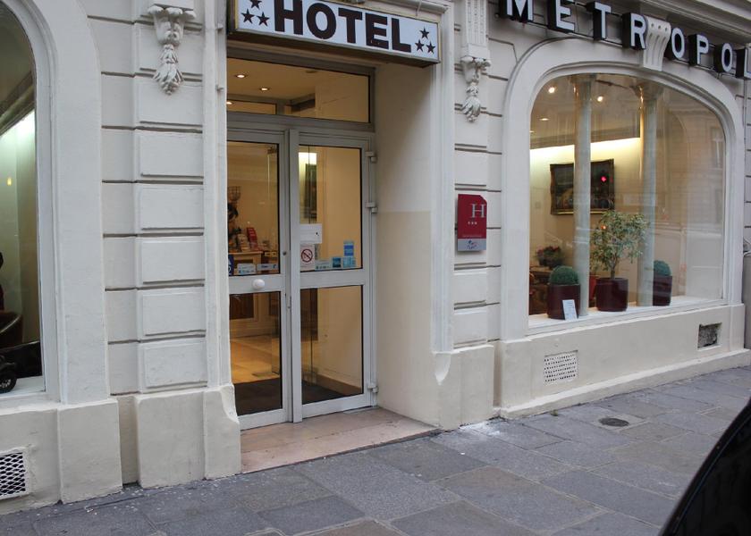 Île-de-France Paris Hotel Exterior