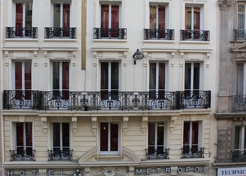 Île-de-France Paris Front of property