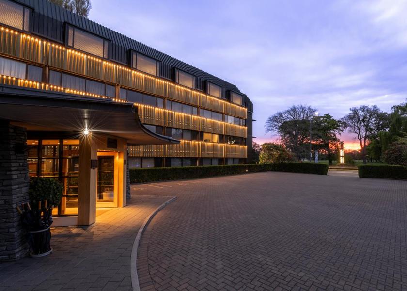 Canterbury Christchurch Hotel Exterior