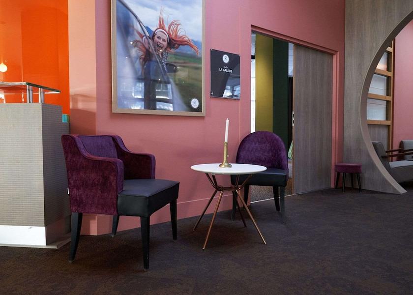 Ile-de-France Saclay Lobby