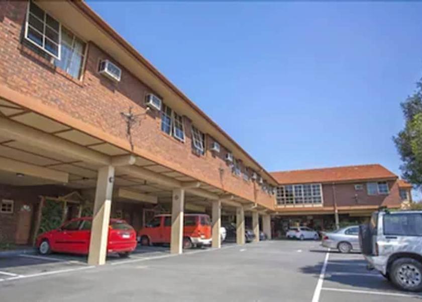 Victoria Melbourne Exterior Detail