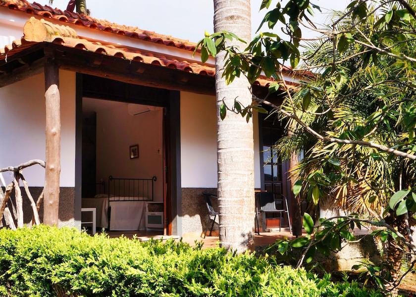 Madeira Santana Exterior Detail