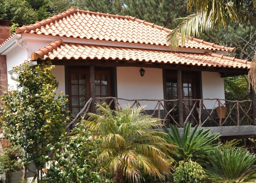 Madeira Santana Exterior Detail