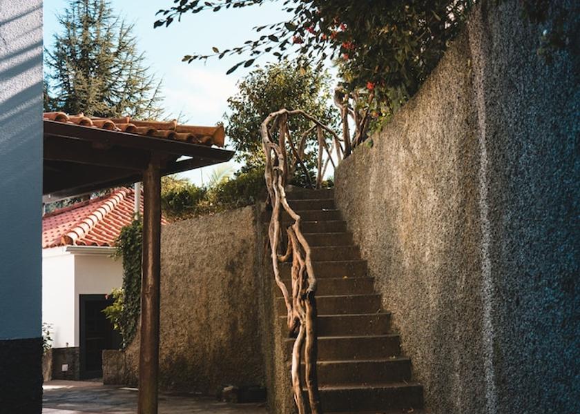 Madeira Santana Exterior Detail