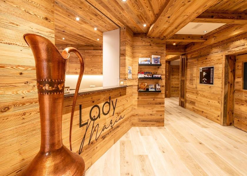 Trentino-Alto Adige Fondo Lobby