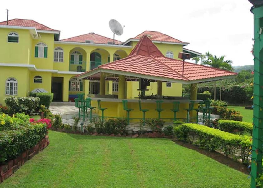 Saint Ann Runaway Bay Property grounds