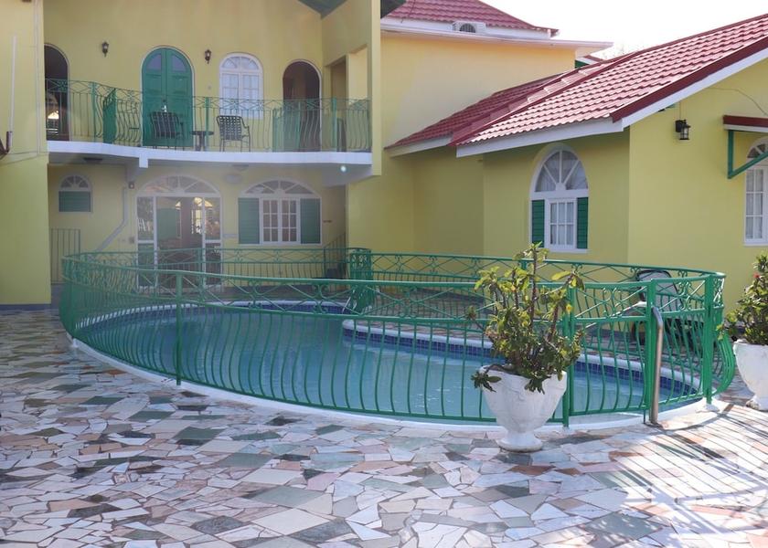 Saint James Runaway Bay Pool