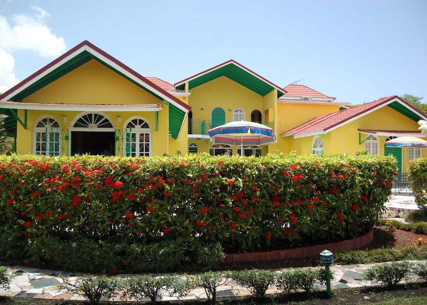 Saint James Runaway Bay Property Grounds