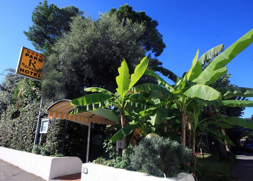 Tuscany Forte dei Marmi Exterior Detail