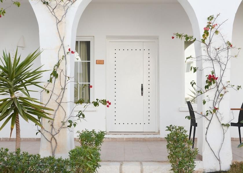  Midoun Exterior Detail