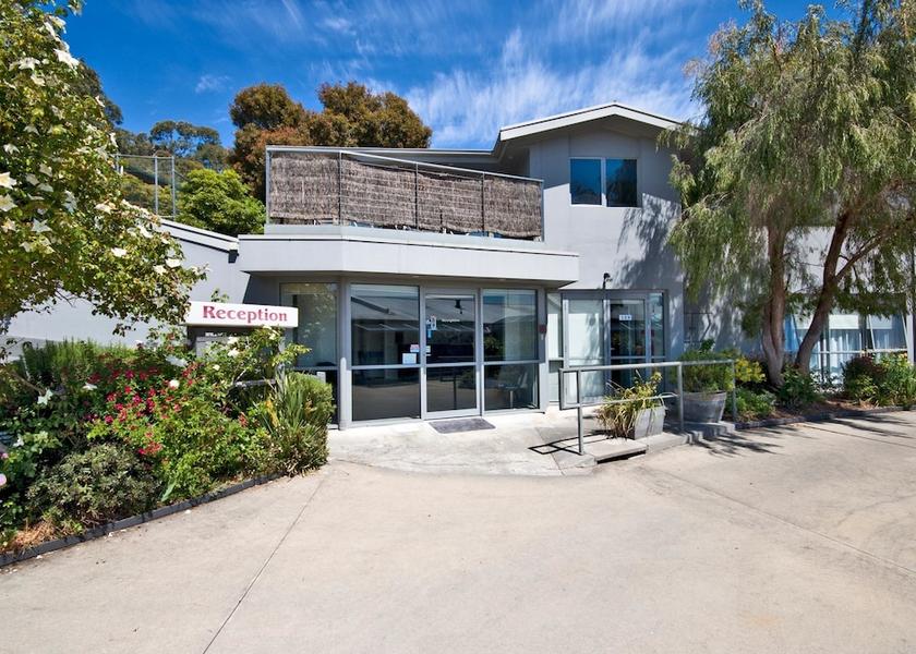Victoria Lorne Reception