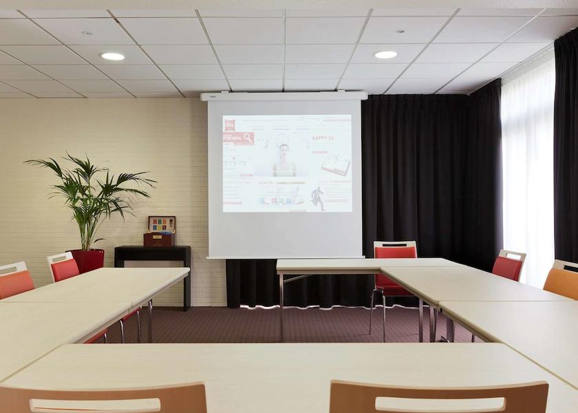 Île-de-France Aulnay-sous-Bois Meeting facility