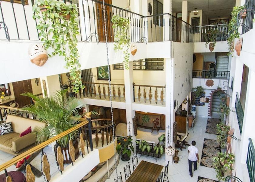  Port-au-Prince Interior Entrance