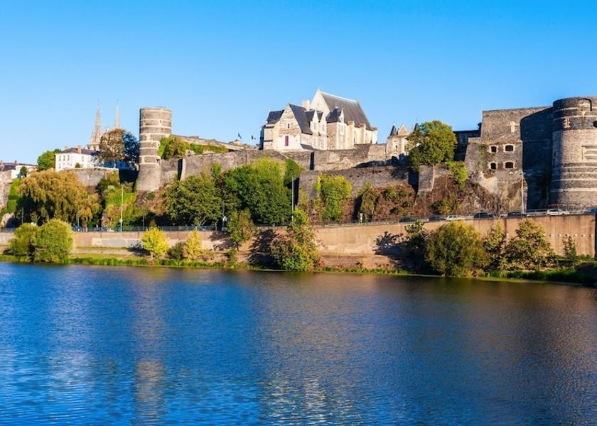 Pays de la Loire Les Ponts-de-Ce Hiking