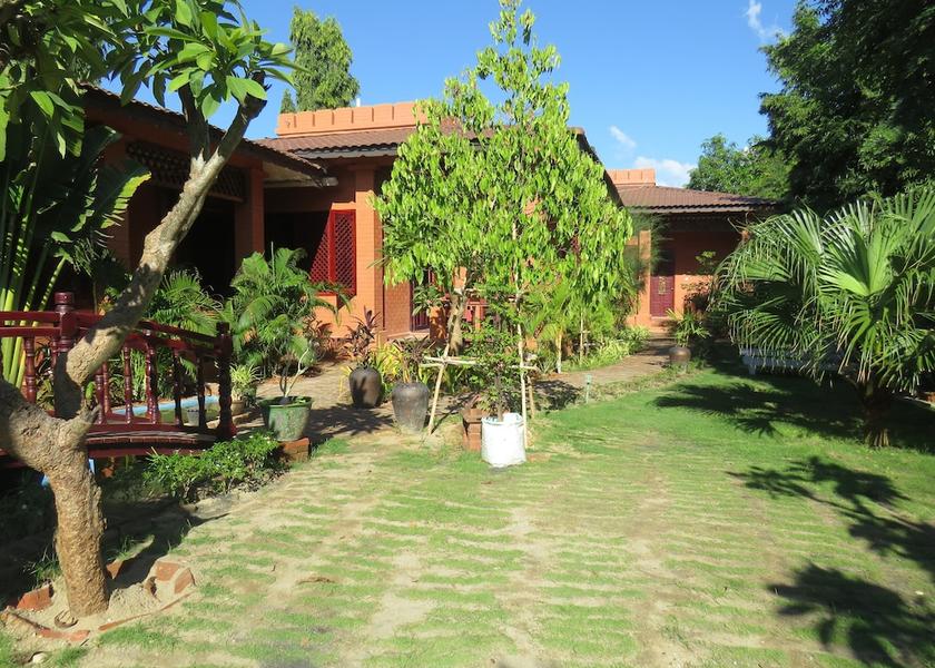 Mandalay Region Nyaung-U Exterior Detail