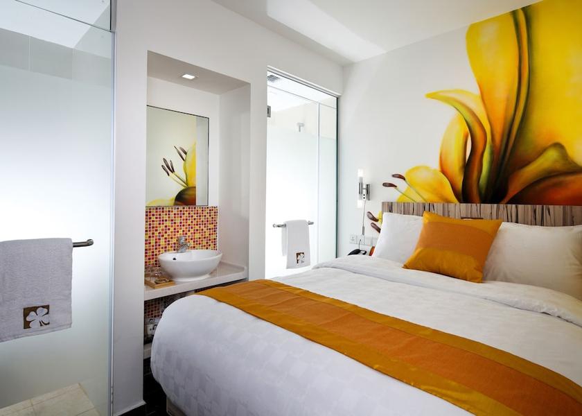  Singapore Room