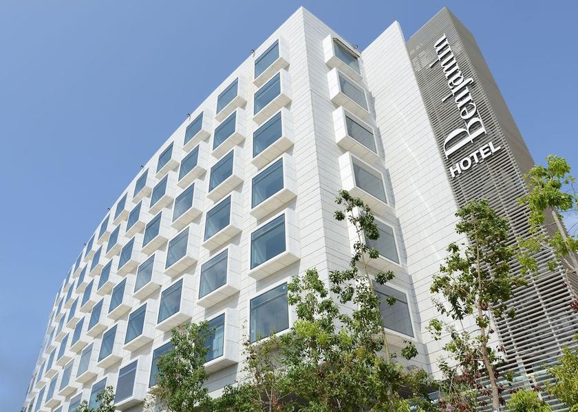 Tel Aviv Herzliya Front of property