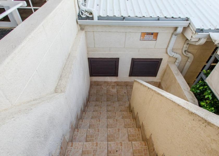  Maxwell Exterior Detail
