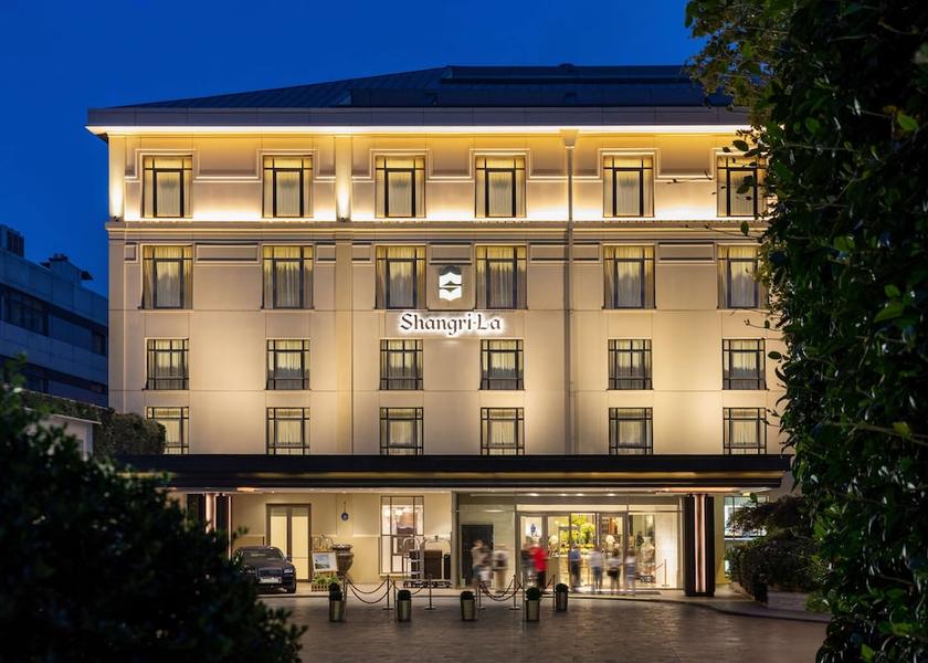  Istanbul Exterior Detail